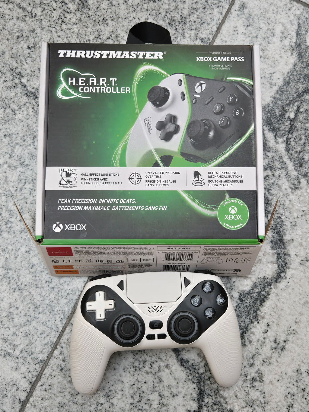 Thrustmaster HEART Controller Gamepad for PC and Xbox mit Schönheitsfehler