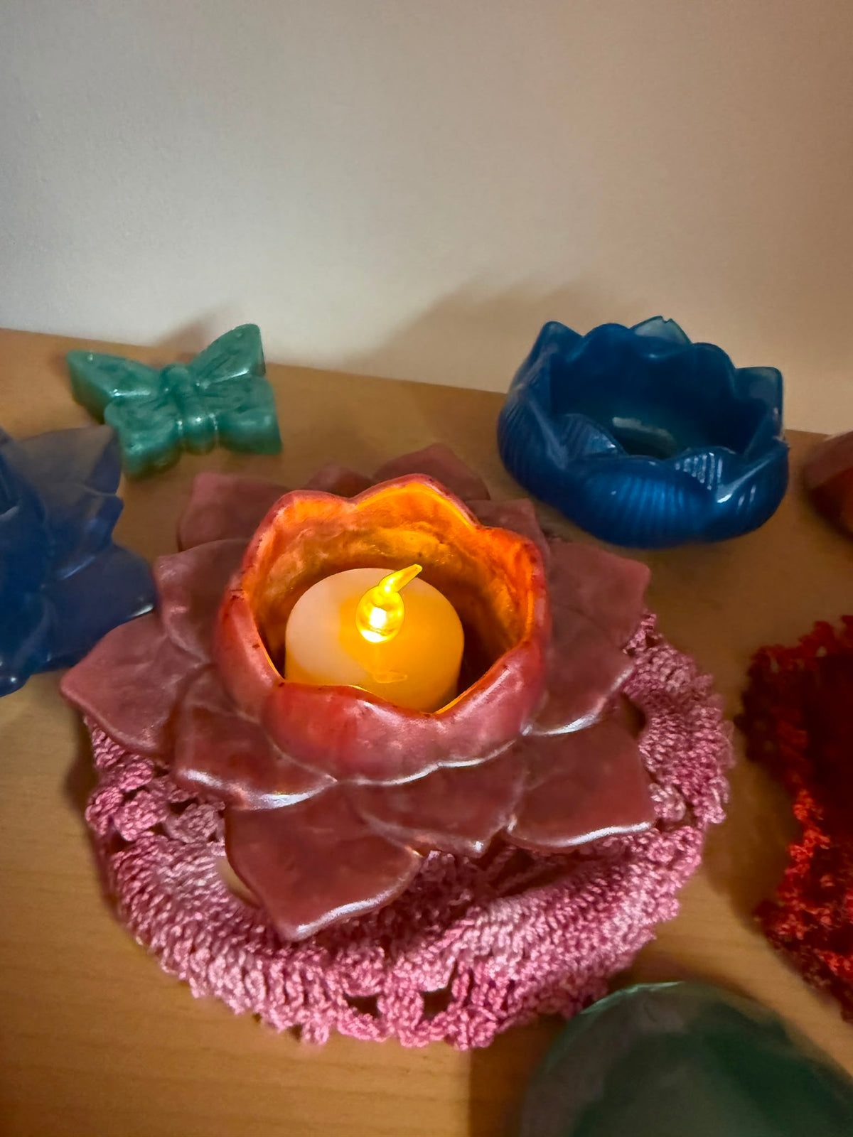 Rosa Lotusblumen-Kerzenhalter